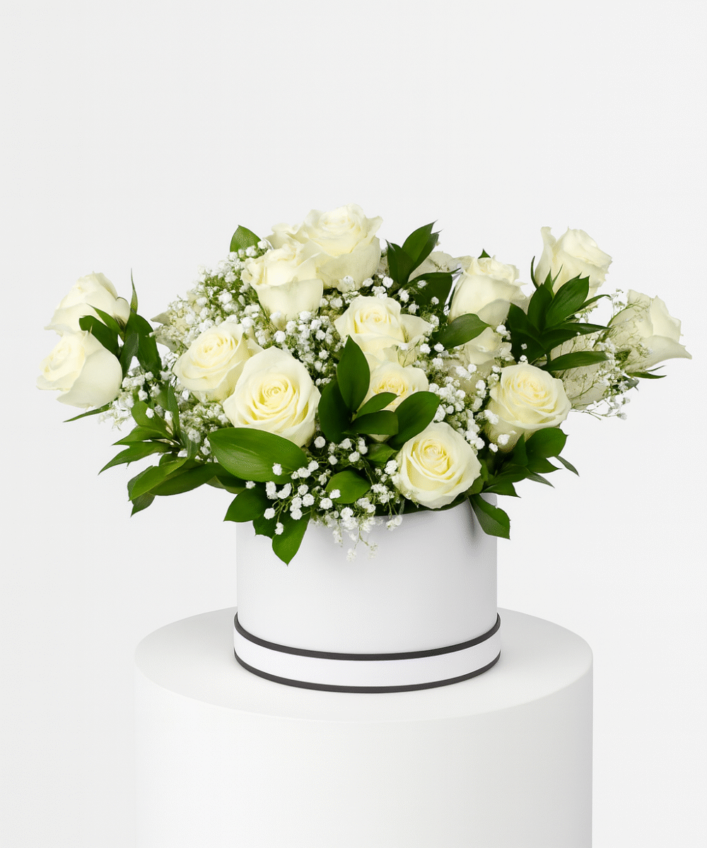 18 WHITE ROSE BOX BOUQUET