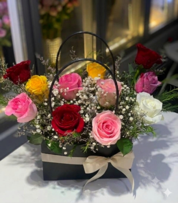 BAG BOUQUET OF MIX ROSES
