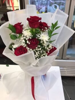 RED ROSE SIMPLE BOUQUET