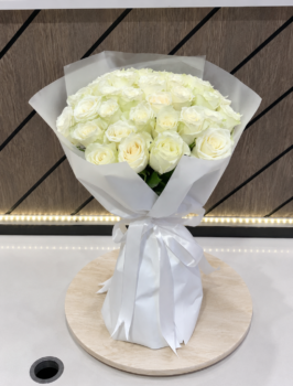 25 WHITE ROSE BOUQUET
