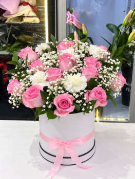 ROSE AND CARNATION MIX BOX BOUQUET