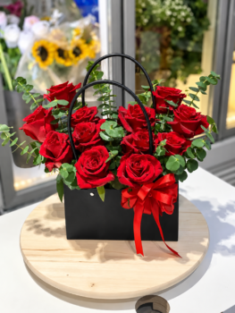 RED ROSE BAG BOUQUET