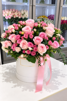 BLUSHING BEAUTY ROSE BOX