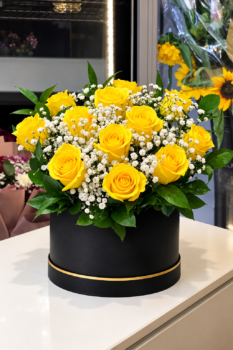 YELLOW ROSES BOX BOUQUET