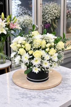WHITE CLASSIC FLOWER BOX