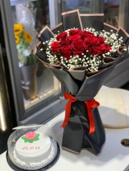 12 Rose Bouquet Cake Combo