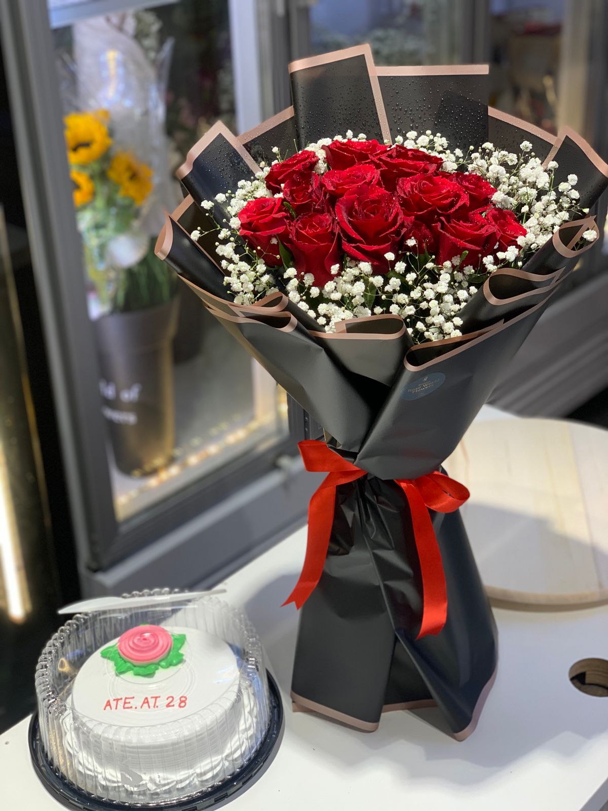 12 Rose Bouquet+Cake Combo 175 AED