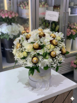 WHITE FLOWER BOX