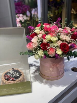 Flower Box+Cake Combo 300AED_compressed_q80