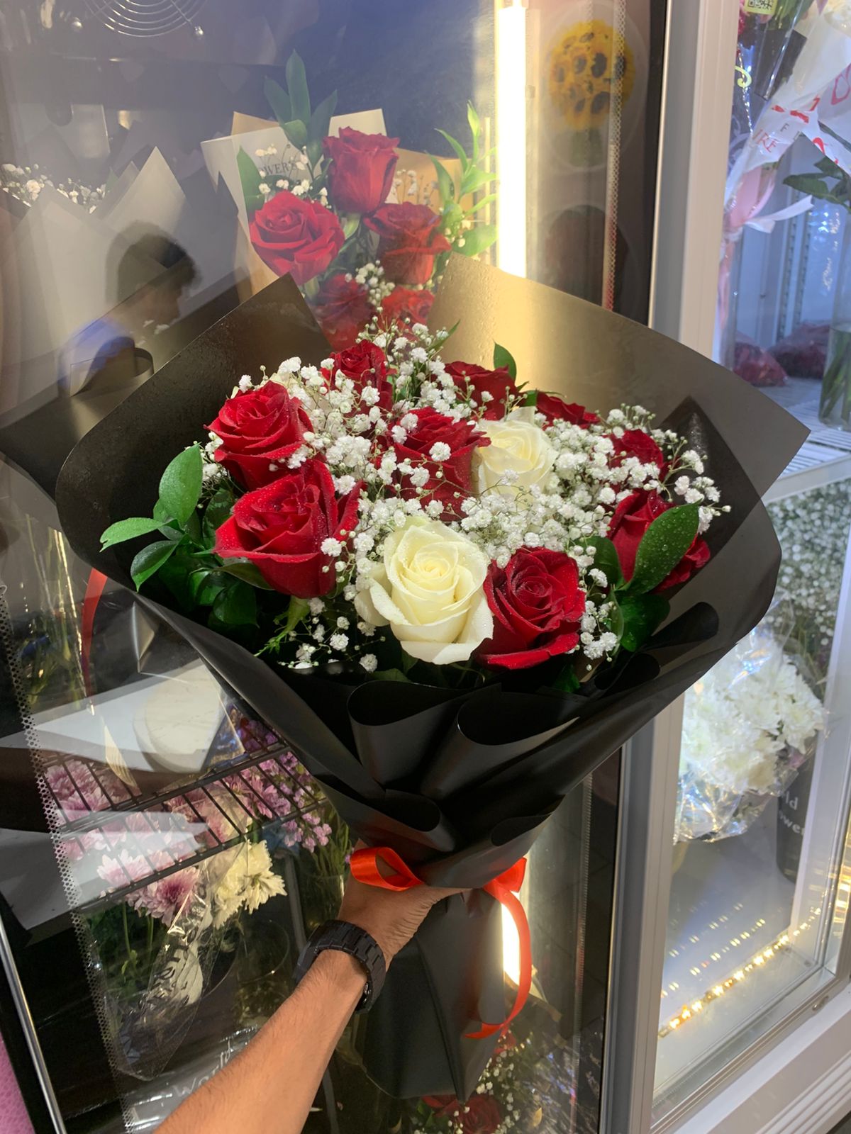 11 ROSE BOUQUET(110 AED)