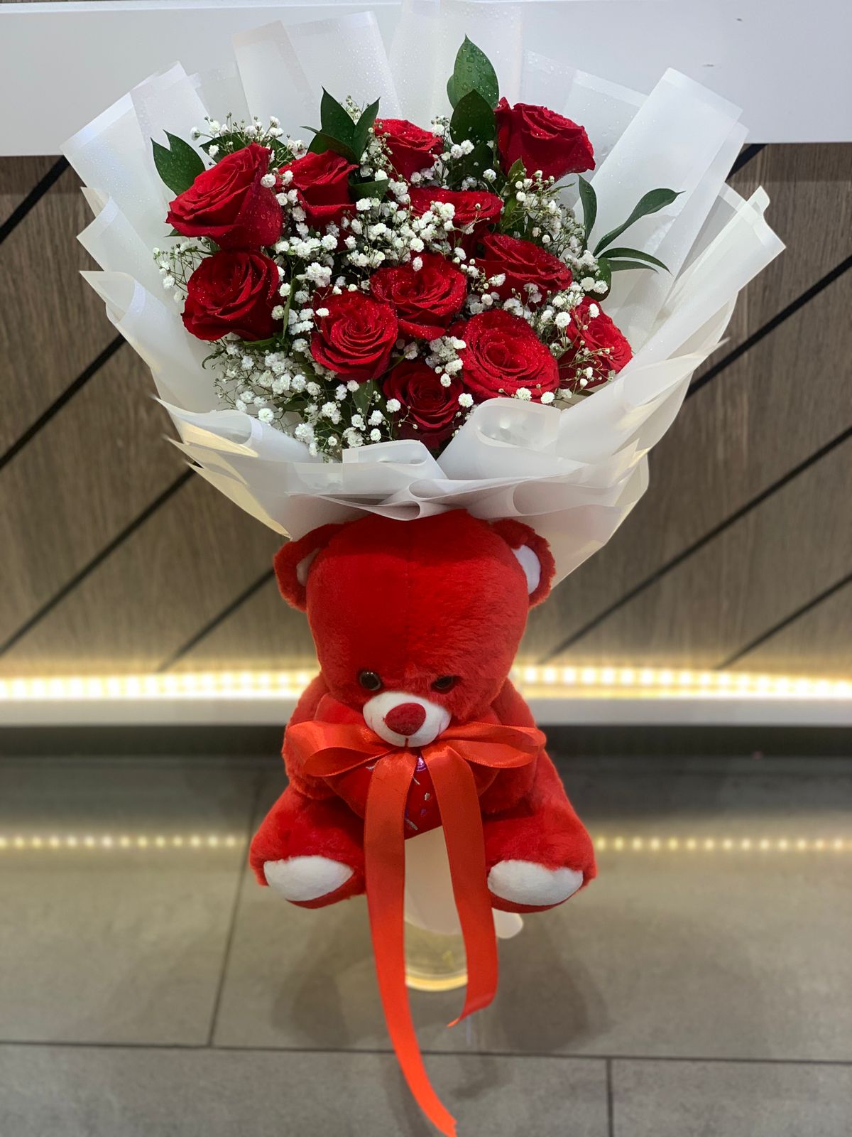 12 RED ROSE BOUQUET WITH TEDDY(150 AED)