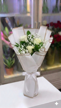 3 WHITE ROSE BOUQUET