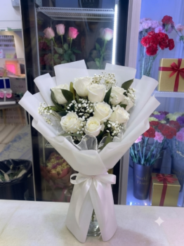 WHITE ROSE BOUQUET-10 ROSES