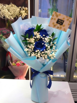 3 BLUE ROSE BOUQUET
