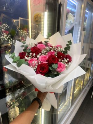 18 ROSE BOUQUET(150 AED)
