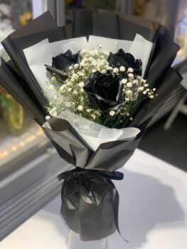 3 BLACK ROSE BOUQUET