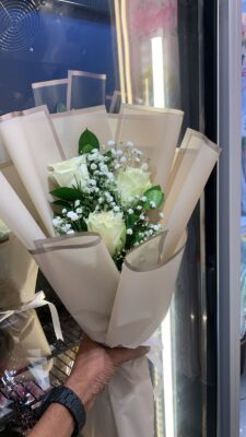 3 WHITE ROSE BOUQUET