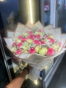 PINK WHITE ROSE BOUQUET