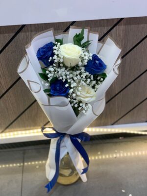 5 BLUE ROSE BOUQUET(60 AED)