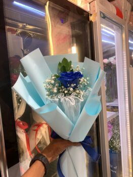 SINGLE BLUE ROSE BOUQUET