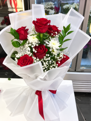 RED ROSE SIMPLE BOUQUET