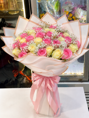 PINK WHITE ROSE BOUQUET