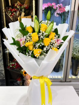 YELLOW ROSE LILLY MIX BOUQUET