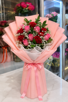 12 ROSE BOUQUET