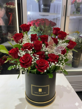 RED ROSE BOX BOUQUET