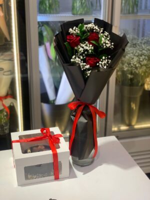 BOUQUET AND CAKE COMBO