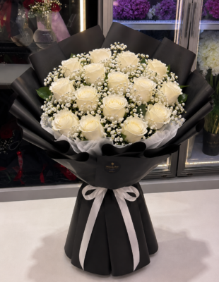 15 WHITE ROSE BOUQUET