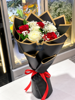 RED WHITE MIX ROSE BOUQUET