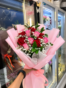 12 MIX ROSE BOUQUET