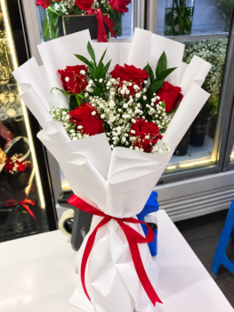 RED ROSE SIMPLE ELEGANCE