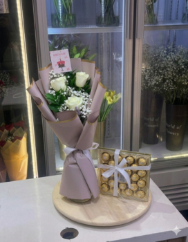 BOUQUET AND FERRERO ROCHER CHOCOLATE COMBO