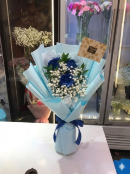 3 BLUE ROSE BOUQUET