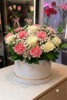 CARNATION ROSE BOX