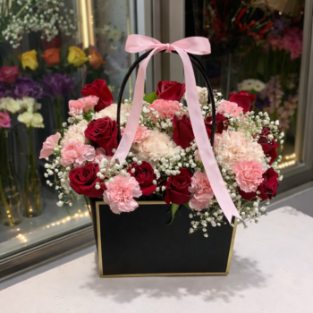 CARNATION ROSE MIX FLOWER BAG