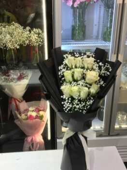 15 WHITE ROSE BOUQUET