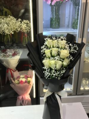 15 WHITE ROSE BOUQUET