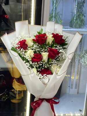 RED AND WHITE MIX BOUQUET