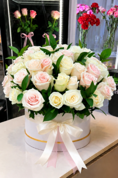 PREMIUM PASTEL BOX OF 30 ROSES