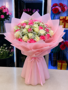 30 PINK WHITE ROSES BOUQUET