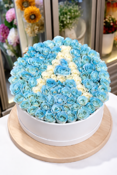 ALPHABET FLOWER BOX-71 BLUE WHITE MIXROSES
