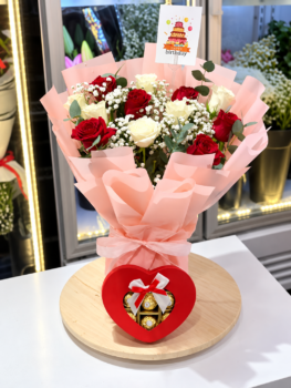 BOUQUET AND CUSTOMIZED FERRERO ROCHER CHOCOLATE