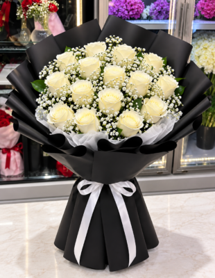 WHITE ROSE BOUQUET - 15 ROSES