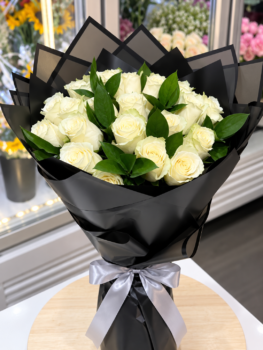 WHITE ROSE BOUQUET - 20 ROSES