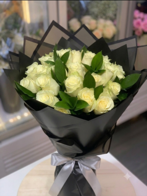 20 WHITE ROSE BOUQUET