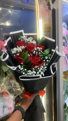 RED ROSE SIMPLE BOUQUET