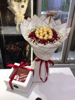 CHOCOLATE BOUQUET AND CAKE COMBO